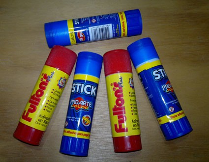 Pegamento en barra 21gr $390